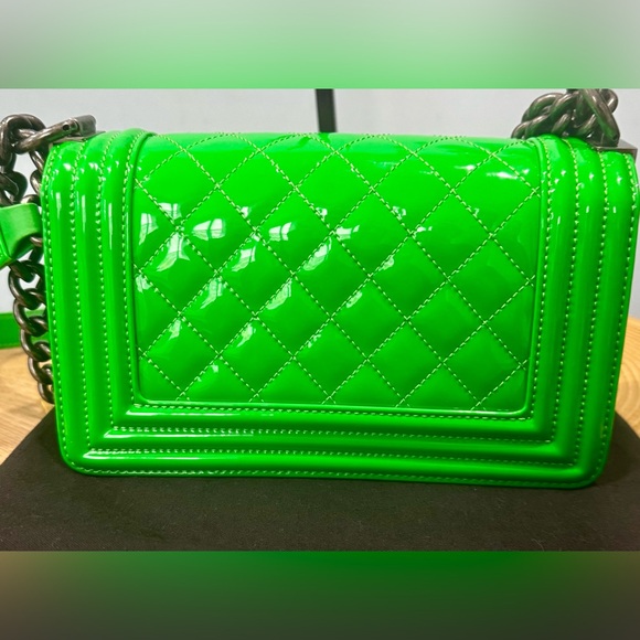 Chanel Green Quilted Patent Leather Flap Boy Bag - Picture 9 of 13